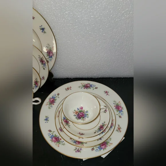 1930s REAR LENOX ROSE 20 PIECES Dinnerware Set WITH PURPLE LENOX STAMPED REAR - Picture 12 of 14
